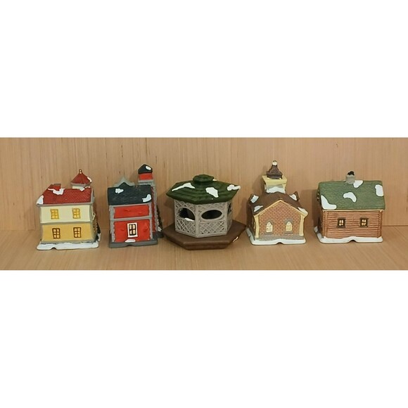 Christmas Town Houses and Figurines Set of 21 Pieces Holiday Winter Decorations - Picture 14 of 16